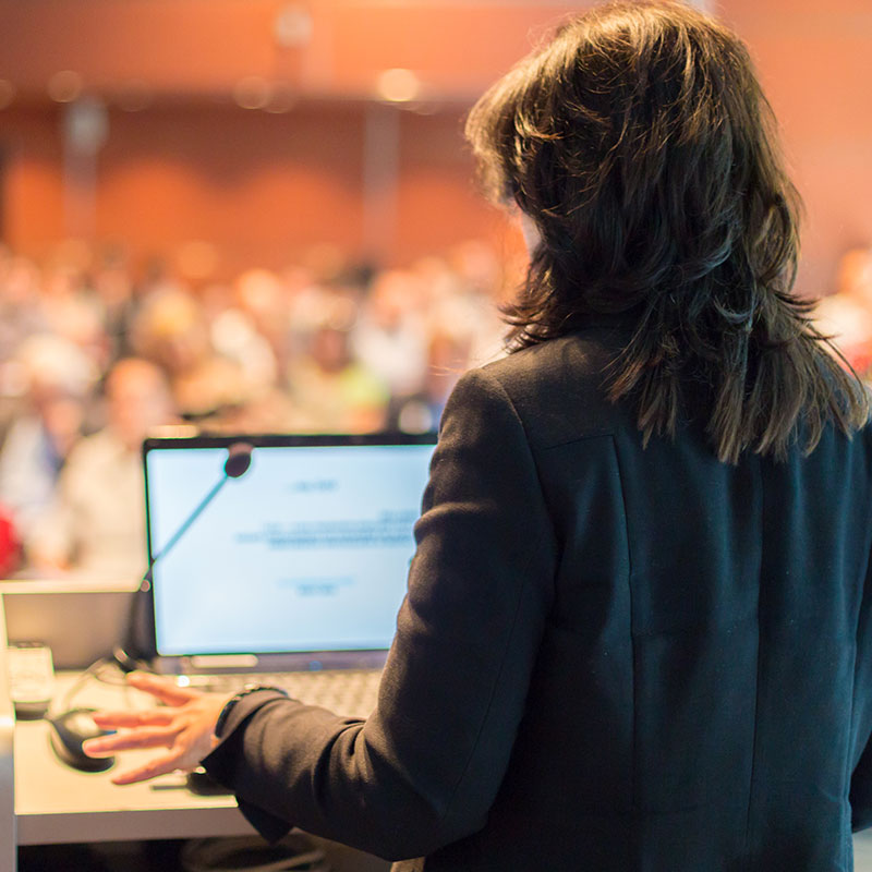 Presenting with Confidnece Presenting with Confidnece